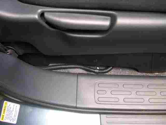 N7GCO4 Remmote head cable under front seat small