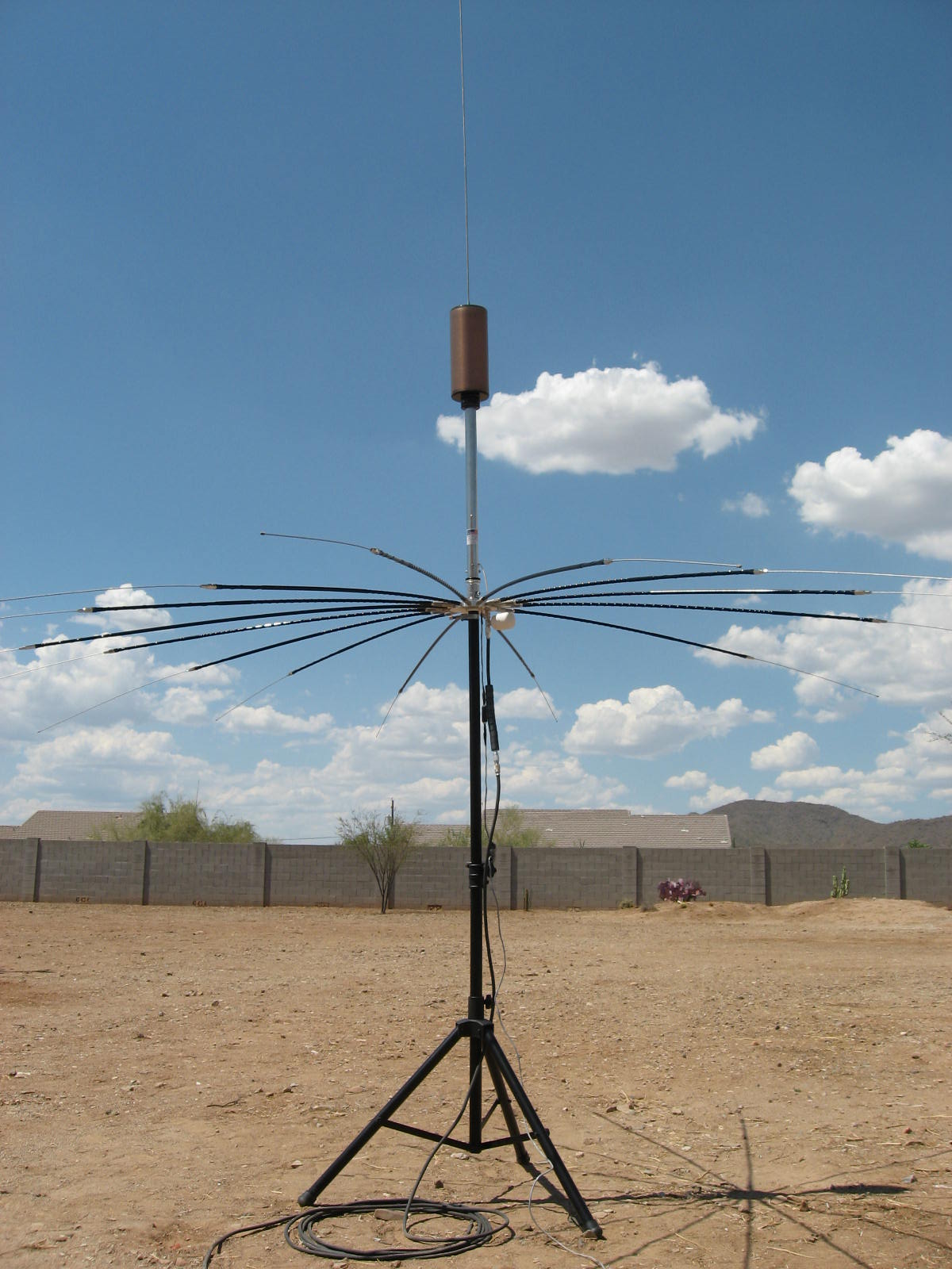 Scorpion ground plane system mounted on tripod